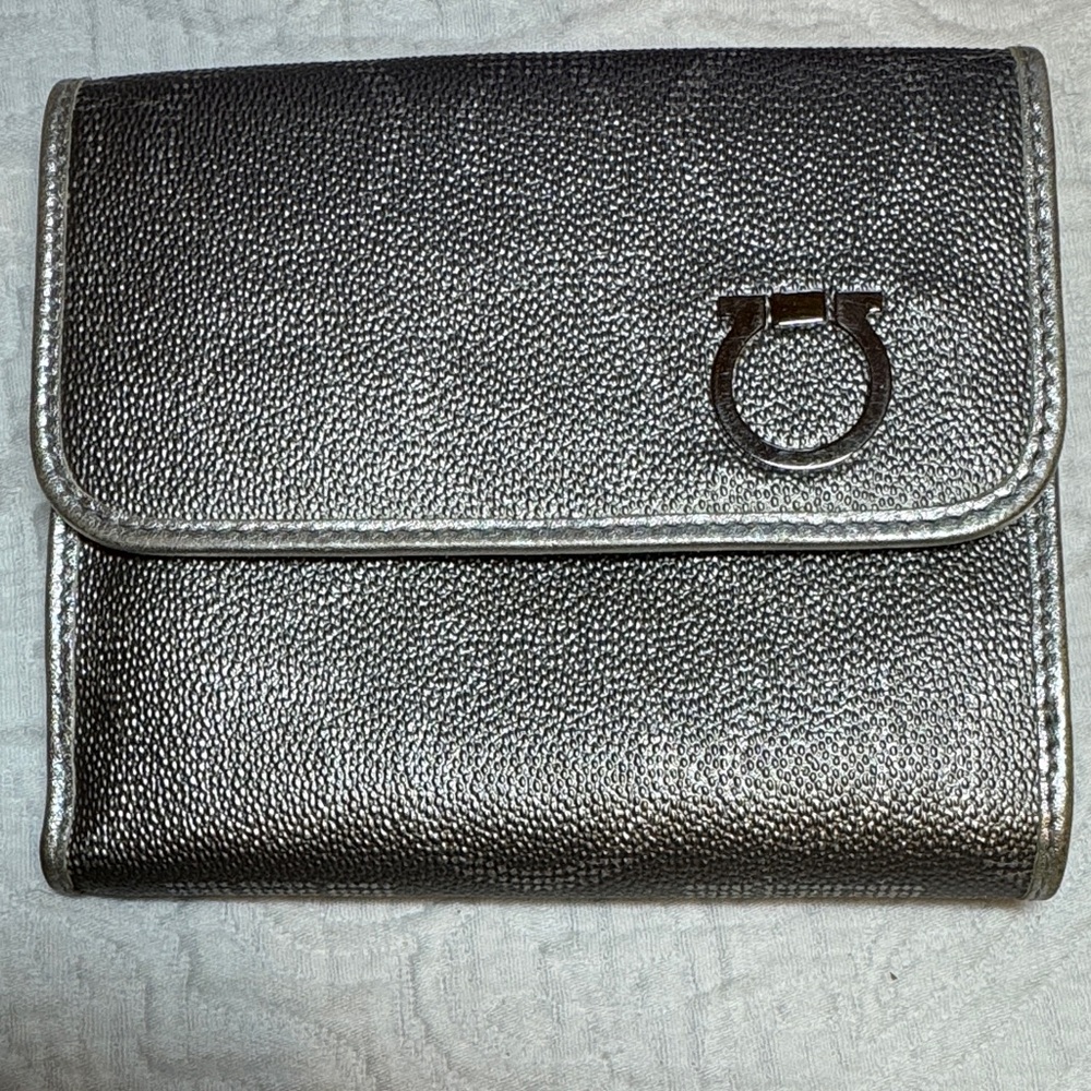 Salvatore Ferragamo Metallic Silver Wallet with Red Box! - Picture 3 of 16